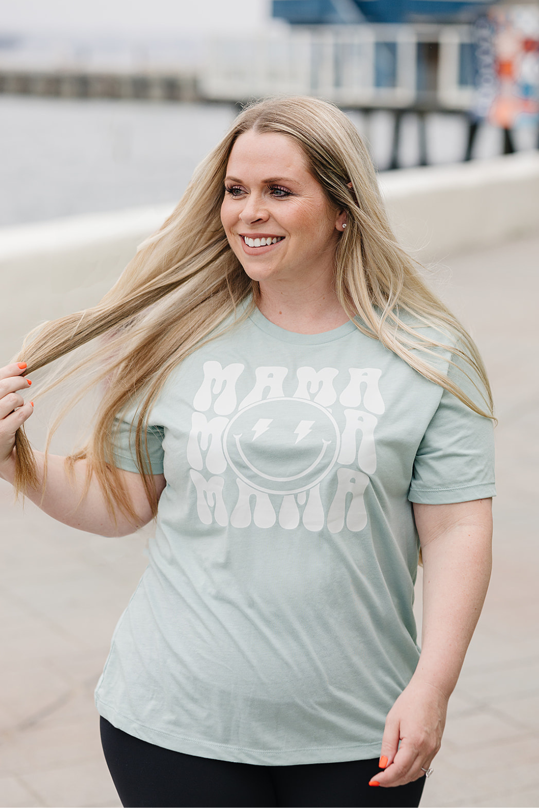 Mama Smiley Face Women's Tee