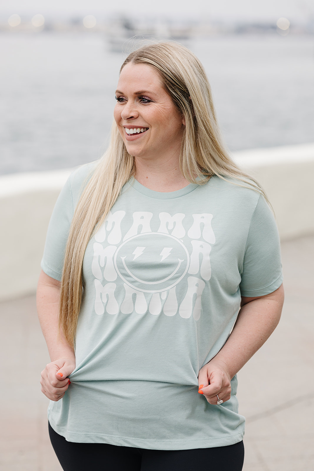 Mama Smiley Face Women's Tee